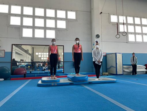 L'atleta Aurora Pifferi (a destra) sul podio