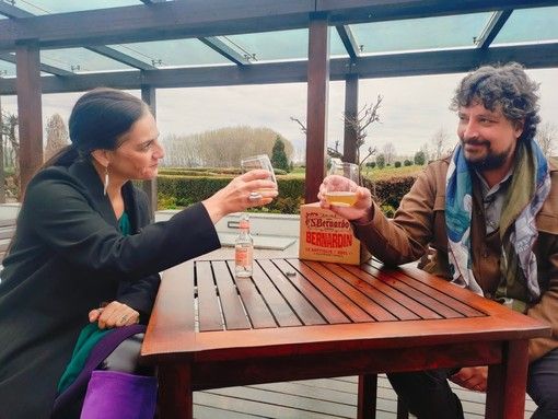 Un aperitivo che parla piemontese: il direttore artistico di Acqua S.Bernardo presenta Bernardin Un aperitivo che parla piemontese: il direttore artistico di Acqua S.Bernardo presenta Bernardin