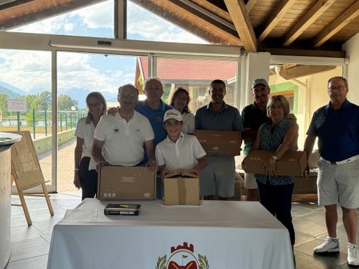 Da sinistra Susy Cuneaz, Domenico Scopacasa, Dario Come’, Sara Raiteri, Federico Fiabane, Giuseppe Carpentieri, Ivo Chatillard, Rosella Grange e Edi Avoyer Da sinistra Susy Cuneaz, Domenico Scopacasa, Dario Come’, Sara Raiteri, Federico Fiabane, Giuseppe Carpentieri, Ivo Chatillard, Rosella Grange e Edi Avoyer