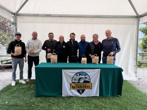 Da sinistra: Alberto Borre, Flavio Vertui, Riccardo Farcoz, Dario Collè, Andrea Succi, Simone Meggiolaro, Ennio Pastoret, Roberto Vilbrant. Da sinistra: Alberto Borre, Flavio Vertui, Riccardo Farcoz, Dario Collè, Andrea Succi, Simone Meggiolaro, Ennio Pastoret, Roberto Vilbrant.