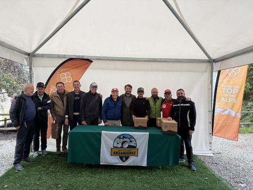 Da sinistra: MARINO VUILLERMOZ, BRUNO NEX, RICCARDO FARCOZ, MANUEL BARREL, ATTILIO CELESIA, DARIO COLLE', ANDREA SUCCI, ALBERTO BORRE, SIMONE MEGGIOLARO, CARLO CERISE, DAVIDE CHABLOZ. Da sinistra: MARINO VUILLERMOZ, BRUNO NEX, RICCARDO FARCOZ, MANUEL BARREL, ATTILIO CELESIA, DARIO COLLE', ANDREA SUCCI, ALBERTO BORRE, SIMONE MEGGIOLARO, CARLO CERISE, DAVIDE CHABLOZ.