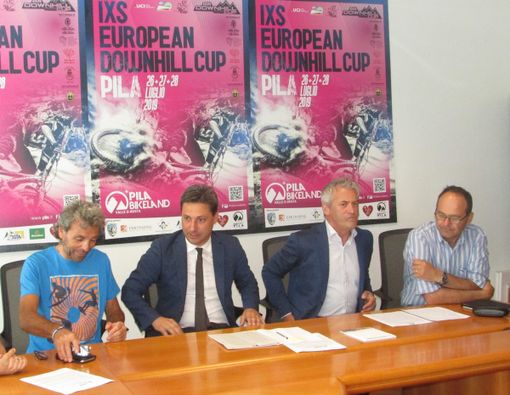 Da sn Paolo Pes, Laurent Vierin, Davide Vuillermoz e Michel Martinet