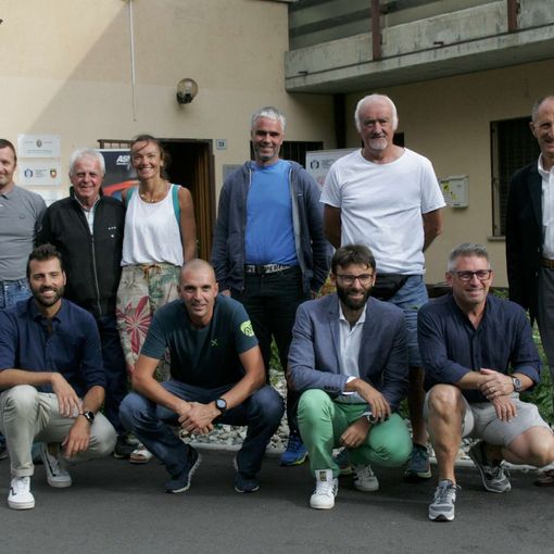 Il direttivo dell'Asiva. A destra in piede il presidente Marco Mosso