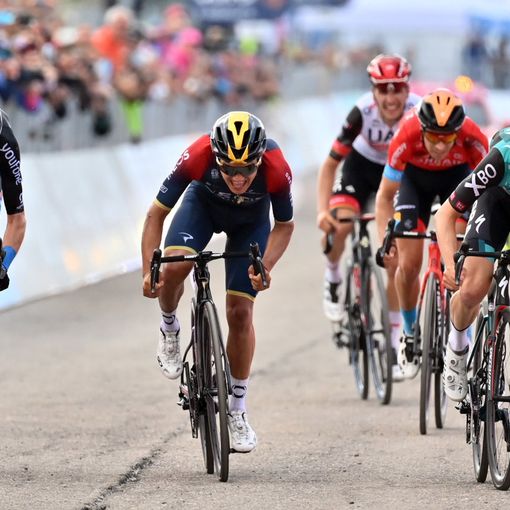 GIRO D'ITALIA: HINDLEY SORPRENDE TUTTI SUL BLOCKHAUS. LOPEZ SUPERA L'ESAME IN ROSA