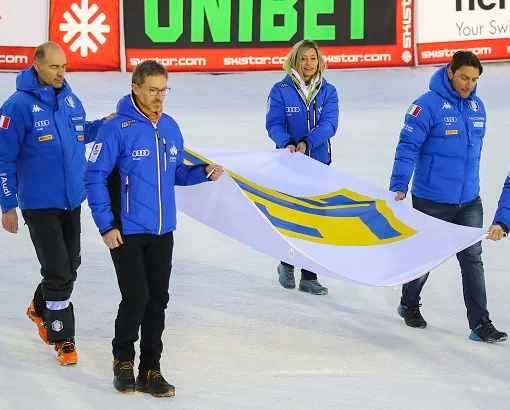 Mondiali di sci alpino: inizia la grande avventura di Cortina 2021. Ad Are il passaggio della bandiera della FIS dalla Svezia all’Italia