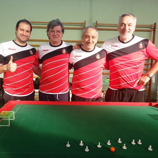 La squadra dell’ASD Calcio Tavolo Aosta al FISCT Open del Veneto. Da sn: Filippo Filippella, cap; Paolo Ciboldi, Dario Di Muri, Riccardo Rabacchin