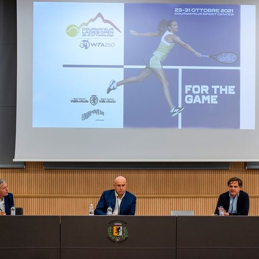 Da sinistra Vincenzo Martucci, Carlo Alagna e Roberto Rota, sindaco di Courmayeur. Nell'articolo Carlo Alagna e Roberto Rota. (foto Carlo Alagna e Roberto Rota)