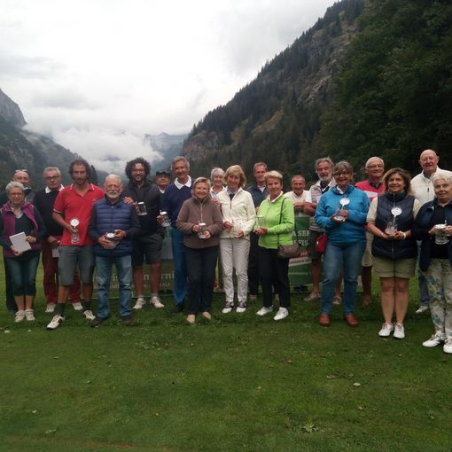 Da dx Putetto Daniela, Luoni Mario, Giavina Piermario, Bianchi Patrick, Contardi Lucio, Bodo Filippo, Foscale Mario, Jon Gabriele, Martini Maria Rosa, Manara Roberta, Lorenzini Annalisa, Bartaccioli Mario, Ferrari Graziella, Castellini Cesare (Campione Europeo Nazionale Italiana Agis), Pellegrino Marco, Frare Isabella, Cordera Frabncesco, Miglietta Silvia, Baracchini Giorgio, Presbitero Elisabetta e Giorio Stelvio
