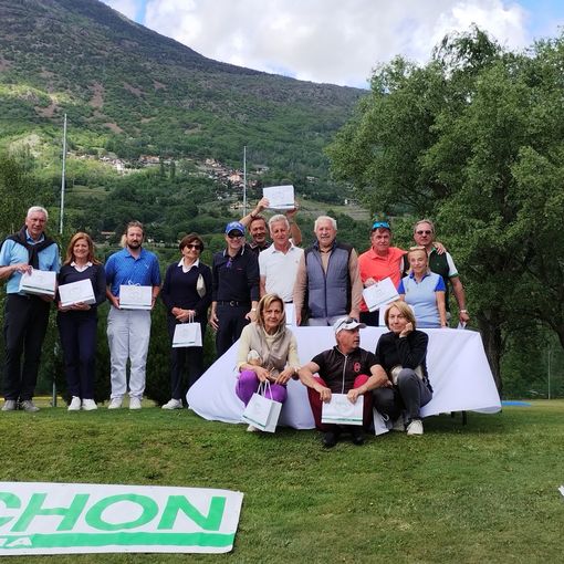 Da sinistra Attilio Celesia, Piera Stevanon, Andrea Vallet Mantellino, Antonietta Mestieri, Rosario Nardi, Roberto Rossi, Lauro Bionaz, Dario Comè, Emilio Bionaz, Edi Avoyer, Marinella Bellinvia, sotto: Elsa Blanc, Marino Palenni, Lea Blanc