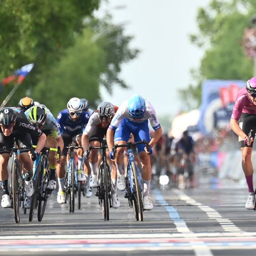 GIRO D'ITALIA: ALBERTO DAINESE VINCE LA DICIASSETTESIMA TAPPA
