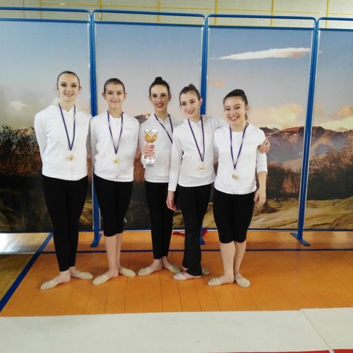 Da sinistra Beatrice Nuvolari, Carlotta Scipioni, Federica De Girolamo, Cecilia Nuvolari e Alessia Toscano