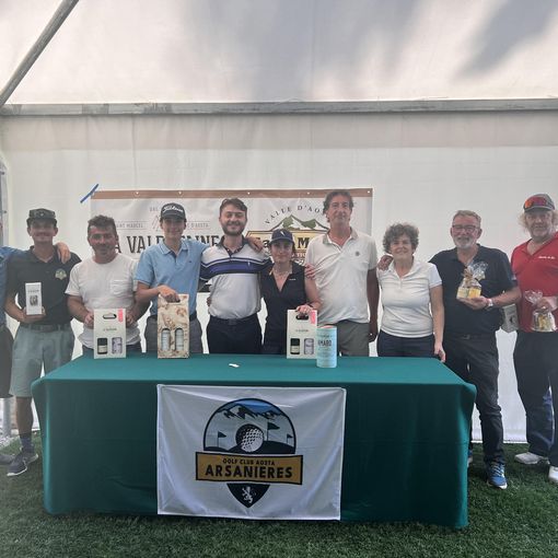 Nella foto da sinistra: LEONARDI ARAMINI ANDREA, BORRE ALBERTO, UKA LULZIM, GAL TOMMASO, SUCCI ANDREA, REY FRANCESCA, PRESSENDO LUCA, REY MARISA, POMAT CORRADO, LAMBERT MARCO.