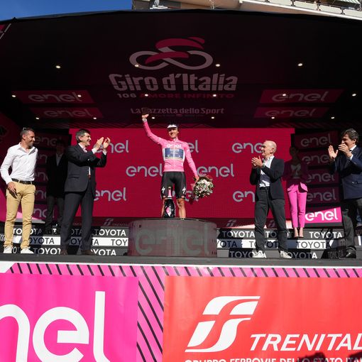 GIRO D'ITALIA: EVENEPOEL, IL ROSA SOPRA L'ARCOBALENO