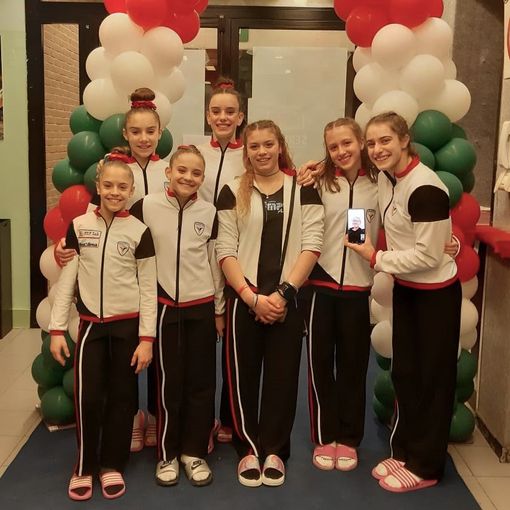 Nelly Rusu, Elisa Piccolini, Annie Désandré, Martina Saroglia, Fatima Rosset, Claire Savoye e Sofia Chiumello
