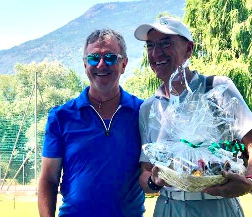 Foto ricordo di Giorgio Biancardi con il Presidente Ennio Subet durante una premiazione
