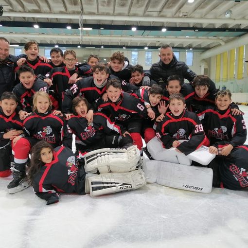 Hockey ghiaccio: Un fine settimana con i Gladiators in chiaro e scuro