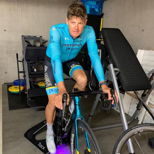 Jakob Fuglsang (in foto) e Ion Izaguirre difenderanno sabato la Maglia Rosa dell'Astana Pro Team
