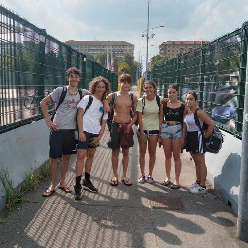 Le promesse dell'Aosta Nuoto: da sx Mattia Savoia, Lorenzo Miserocchi, Tommaso Coletta, Beatrice Mazone, Gaia Valenti e Chiara Seminara.