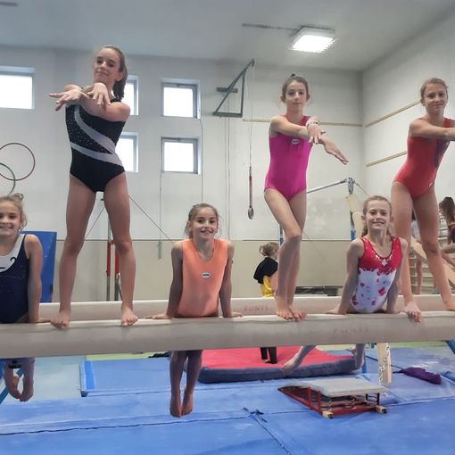 Le allieve Gold 1 Annie Desandré, Martina Saroglia, Ginevra Grosso, Marta Nieroz, Abigail Martinet e Claire Savoye