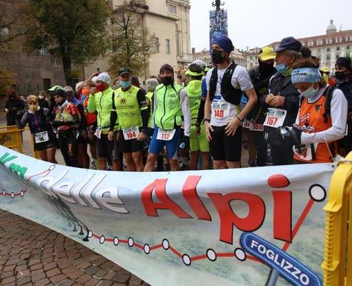 Partenza 100 Km delle Alpi (foto Club Super Marathon)