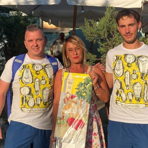 Diego Paoletti-Davide Acchiardi con al centro Federica Sagaria, figlia di Beppe