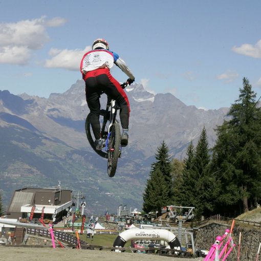 Ciclismo: Lanciata la sfida nella finale dell’Ixs Downhill Cup di Pila