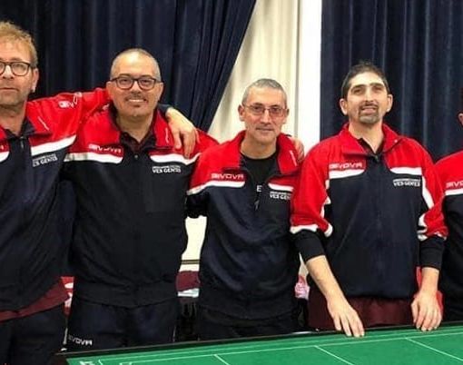 Terzo da sn in piedi, Stefano Zappacosta con la maglia del Ves Gentes Chieti agli ultimi Campionati Italiani a Squadre di Serie A Categoria Subbuteo