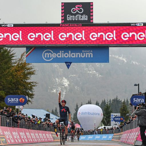 GIR0 D'ITALIA: Geoghegan Hart: vittoria con dedica a Portal. Almeida non molla la Maglia Rosa