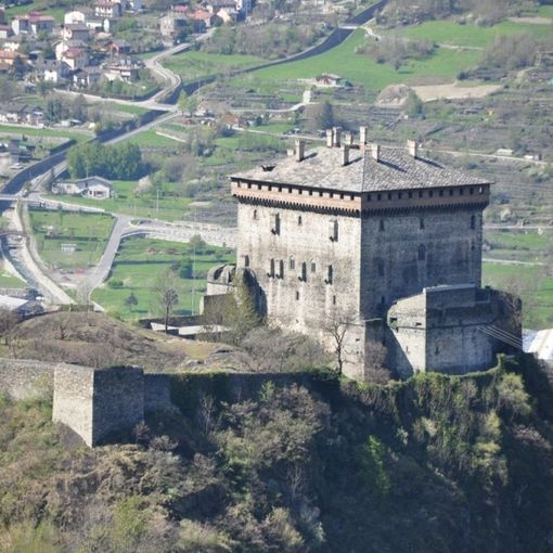 Parte ed arriva a Verrès il Rally des Alpes-du Mont Blanc