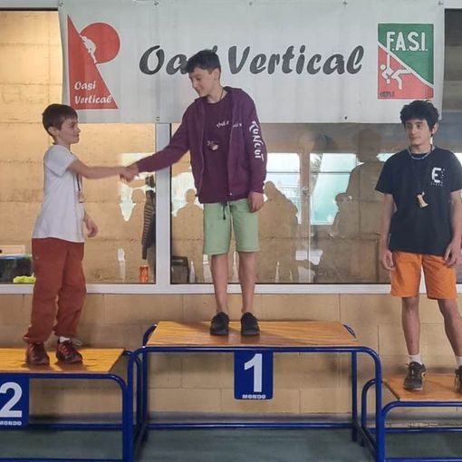 Arrampicata: Alessandro Bonjean festeggia in ritorno ad Aosta