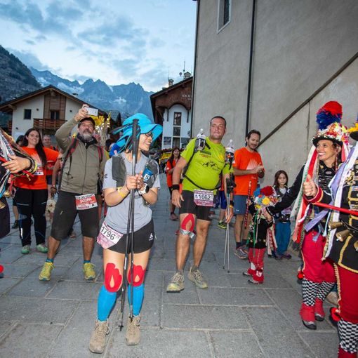 Nella foto di Roberto Roux (sito TdG) arrivi dei finisher al Tor 2018