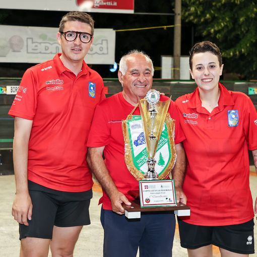 Nella foto,  Grosso e Carlini con il presidente della Borgonese, Piero Pettigiani