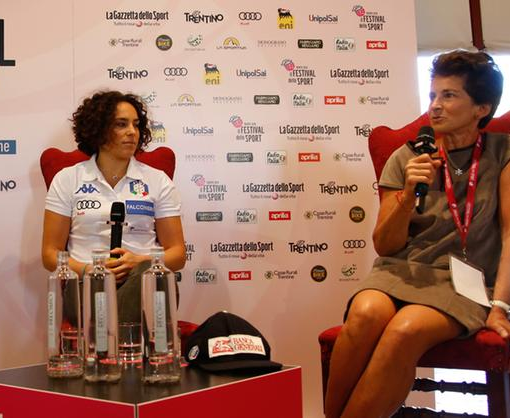 Federica Brignone e mamma Maria Rosa Quario premiate a Milano