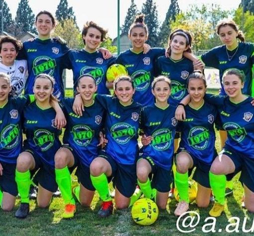 Una storica formazione del calcio femminile Aosta in attività ante pandemia