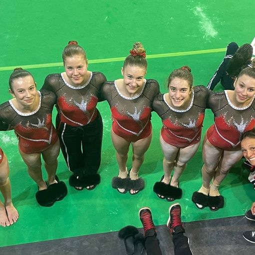 Claire Savoye, Sofia Chiumello, Sophie Graziano, Alessia Ristorto, Sofia Ambrosio e Lucrezia Silvestro con le tecniche Claudia Iacona e Federica Vinante