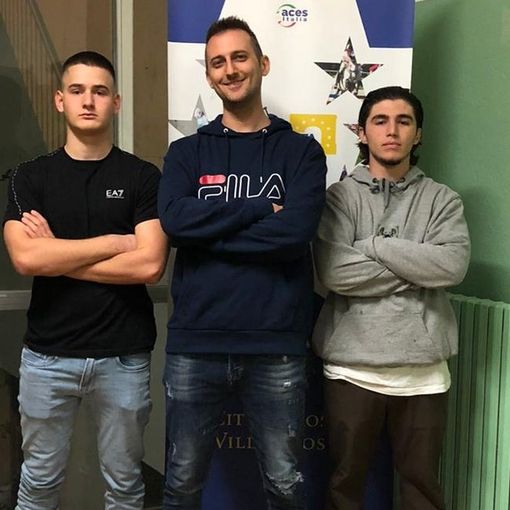 Lorenzo Mattana e Massimo Marzenta con l’allenatore Andrea Dondeynaz