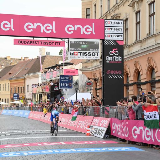 SIMON YATES VINCE LA SECONDA TAPPA DEL GIRO D’ITALIA  MATHIEU VAN DER POEL E’ ANCORA IN MAGLIA ROSA