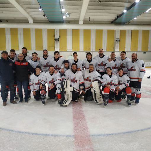 Hochey ghiaccio: Gladiators sconfitti con onore avanti tutta