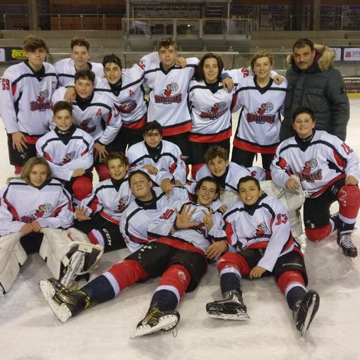 Hochey ghiaccio: U 15;  I Gladiator surclassano i pari età del Renon