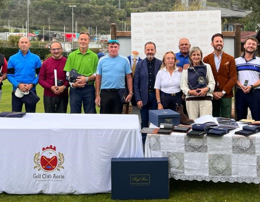 Da sinistra: Stefano Bianchi, Massimiliano Cadin, Domenico Scopacasa, Roberto Rossi, Emilio Bionaz, Diego Dell’Innocenti (sponsor), Marinella Bellinvia, David Carvallo (direttore campo), Susy Cuneaz, Davide Dell’Innocenti (sponsor), Andrea Succi e Attilio Celesia
