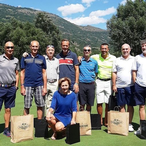 Da dx: Marcello Leonardi, Flavio Spalla, Andrea Leonardi, Roberto Rossi, Andrea Leonardi Aramini, Giuseppe carpentieri, Roberto Jacquemod Pane, Dario Borney , seduta Elsa Blanc