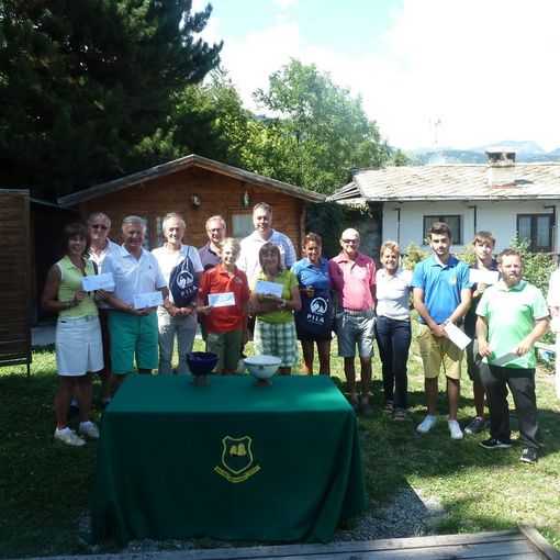 Da sn: Mariella Vallet, Franco Marguerettaz, Rolando Real, Pier Giorgio Gagliardi, Edi Avoyer (Presidente), Lorenzo Bottoglia, Gabriele Bottoglia, Susy Cuneaz, Elisa Vitton Mea, Paolo Bringhen, Marisa Rey, Giulio Scopacasa, Xavier Avoyer, Ivo Letey, Ennio Abram