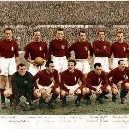 La squadra del Grande Torino (immagine da Wikipedia)