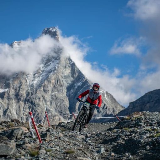 Maxiavalanche, Parata di stelle sui percorsi di Breuil-Cervinia