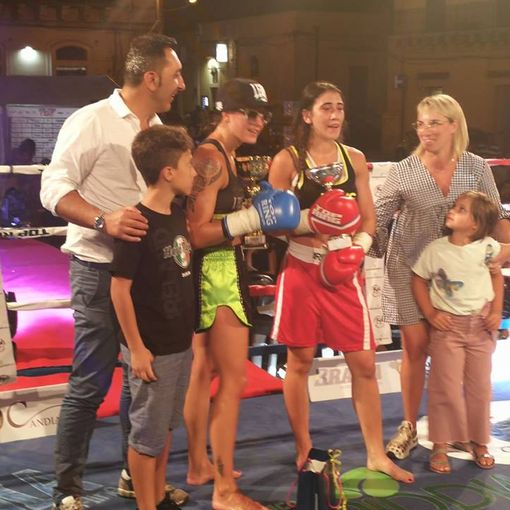 Martine festeggiata sul ring di Rosolino
