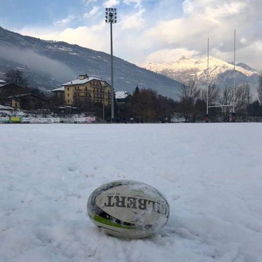 Neanche la neve ha fermato i gialloneri (immagine tratta dal profilo Fb dello Stade Valdotain)