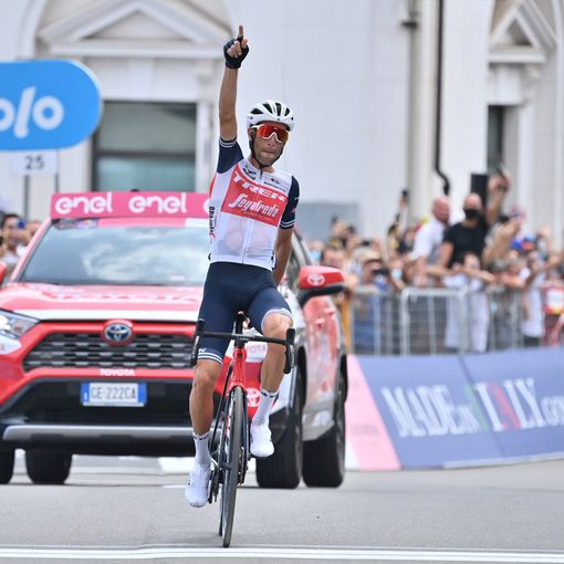 GIRO DLLA SICILIA EOLO: Lo squalo divora la Trinacria