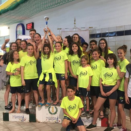 Gli atleti dell’Aosta Nuoto festeggiano il quinto posto nella classifica per società al Trofeo Borzino – Meeting Città di Novara