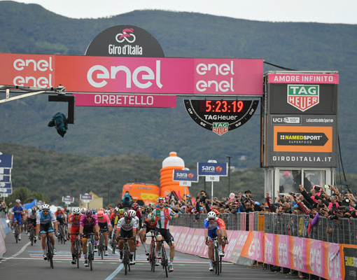 GIRO D'ITALIA: Il colombiano Fernando Gaviria si impone nella terza tappa