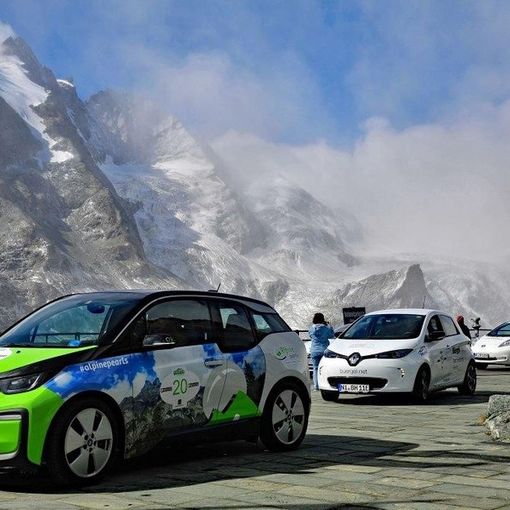 La mobilità sostenibile ai piedi del Gran Paradiso con il primo Alpine Pearls E-Tour